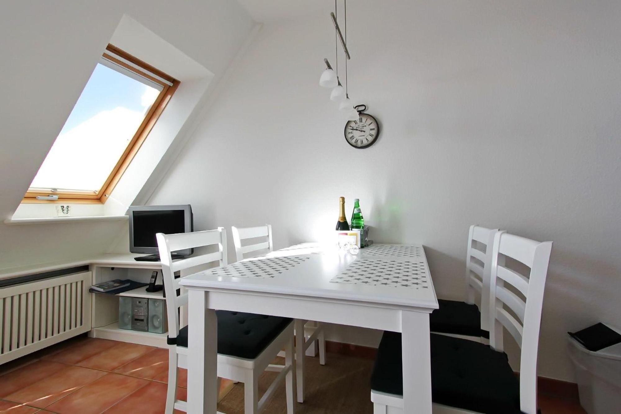Maak Apartment *